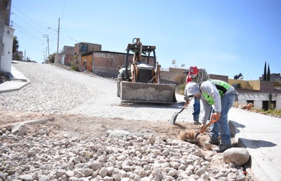 Registra un avance del 90% pavimentación de la calle Custiques