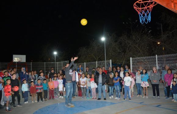 Inaugura Tecutli Gómez multideportivo en colonia Paseos del Sol