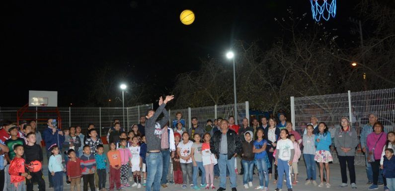 Inaugura Tecutli Gómez multideportivo en colonia Paseos del Sol