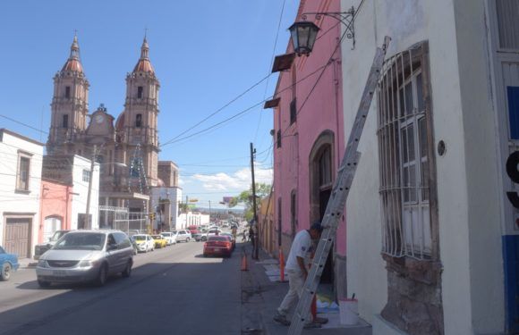 Embellecen calle Familia Rincón Gallardo y Democracia
