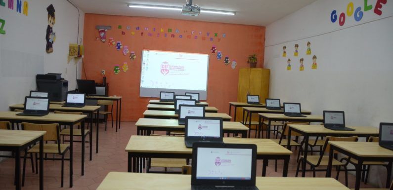 Inaugura Tecutli Gómez Aula Digital en instalaciones del DIF