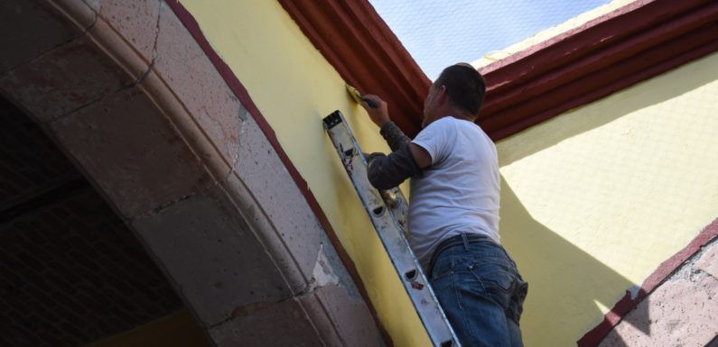 Da mantenimiento Obras Públicas en primaria Miguel Leandro Guerra