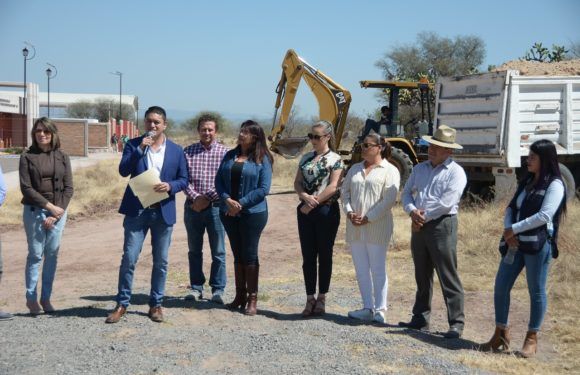 Construye municipio vialidad de ingreso a nueva Preparatoria Regional