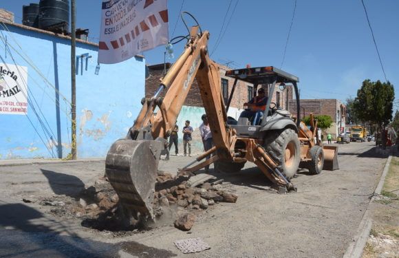 Reconstruyen calle Vicente Guerrero en San Miguel