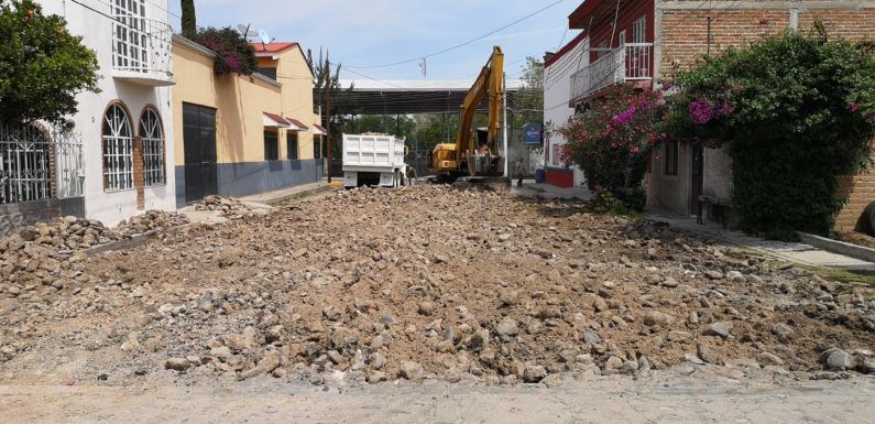 Arrancan trabajos de construcción de la calle Privada Juan de Dios Moreno