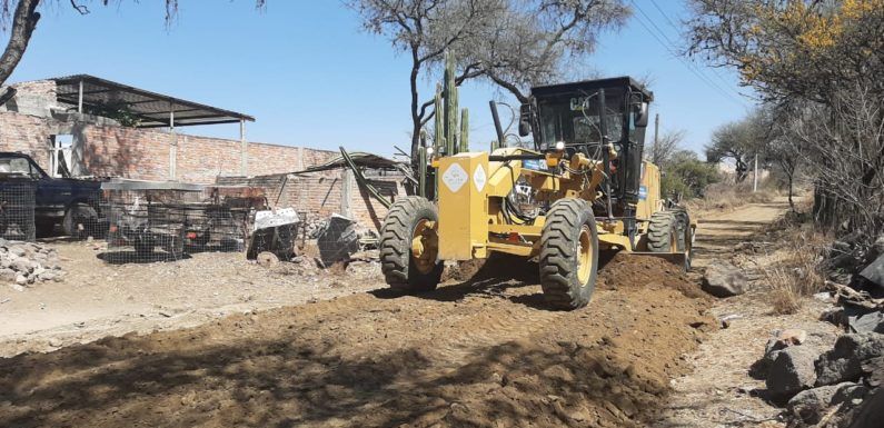 Rehabilitan caminos a las comunidades de Jaritas y Molino de Nasas