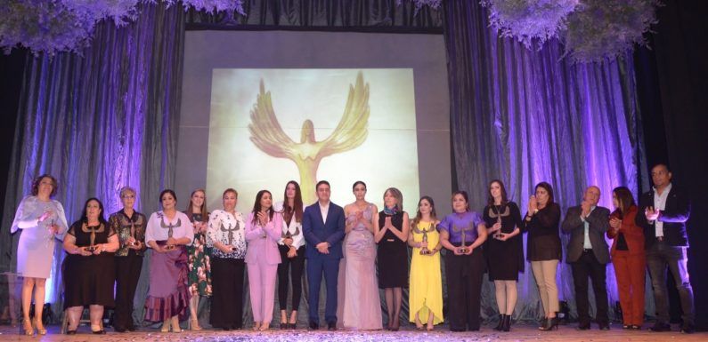 Reconocen labor y trayectoria de ocho mujeres laguenses