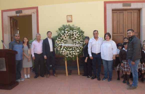 Conmemoran 75 aniversario luctuoso del poeta Francisco González León