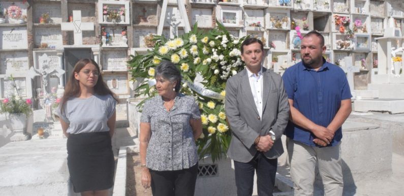 Conmemoran 32 aniversario luctuoso del profesor José Amador Villagrán