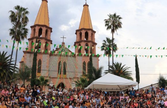 Realizan certamen Miss Chiquitita en delegación de Los Sauces