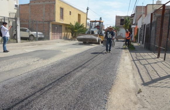 Más de 30 cuadras son rehabilitadas en la colonia Paseos de la Montaña