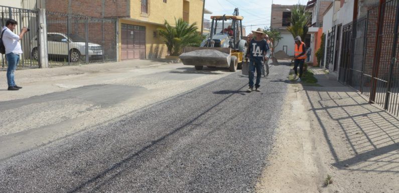 Más de 30 cuadras son rehabilitadas en la colonia Paseos de la Montaña