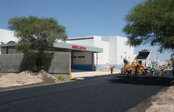 Construyen calle de acceso a nuevo hospital regional
