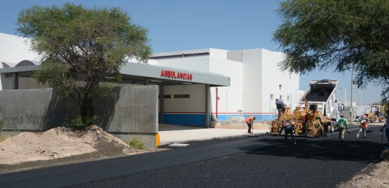 Construyen calle de acceso a nuevo hospital regional