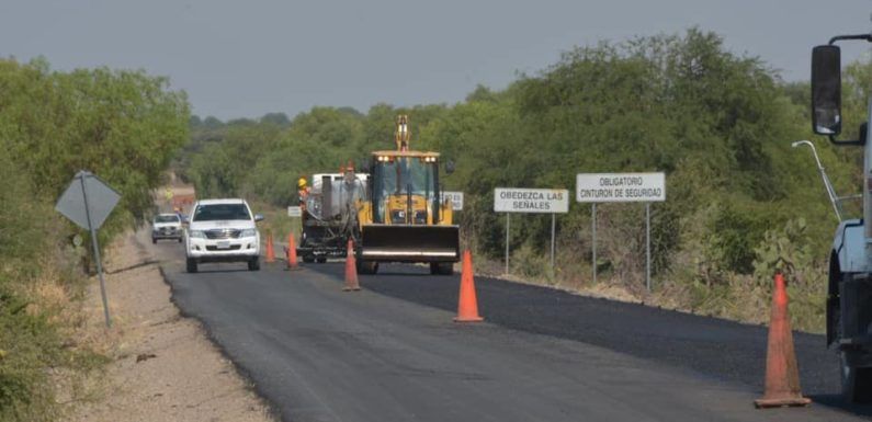Continúa la reconstrucción de la carretera a El Puesto