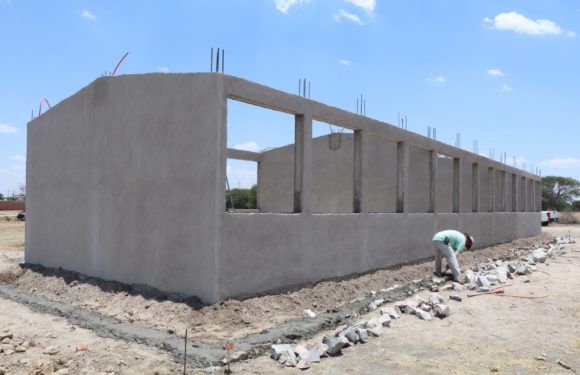 Construyen nuevas instalaciones para el Jardín de Niños Tomás Escobedo