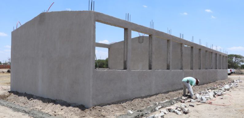 Construyen nuevas instalaciones para el Jardín de Niños Tomás Escobedo