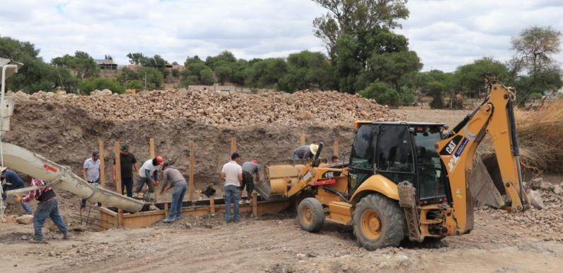 Arranca construcción de puente en Santa María de Enmedio