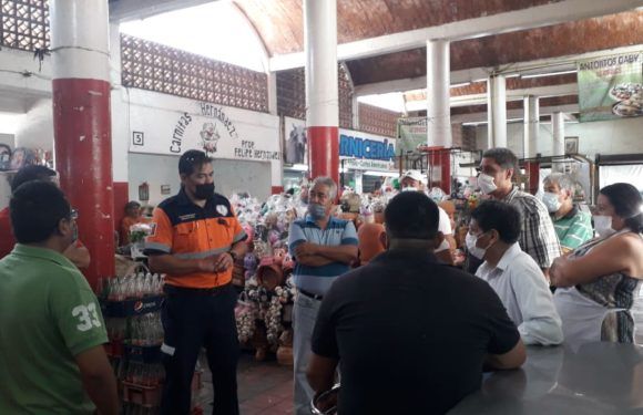 Aumentan medidas sanitarias en mercados municipales ante Covid-19