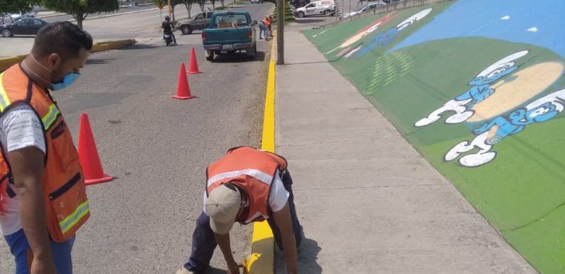 Realizan balizamiento y mejora del entorno urbano en el bulevar Orozco y Jiménez