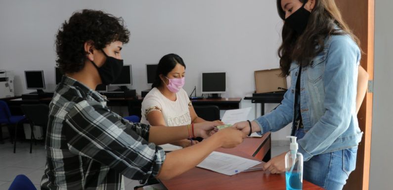 Entregan apoyo a estudiantes encarnacionenses