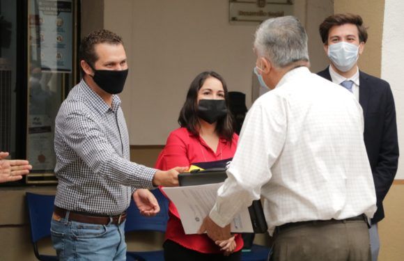 Reconocen capacitación de empleados públicos municipales