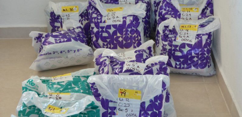 Arranca la entrega de paquetes con mochilas, útiles y uniformes en comunidades rurales