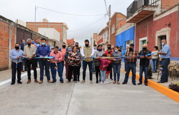 Inauguran rehabilitación de la calle Juan Escutia