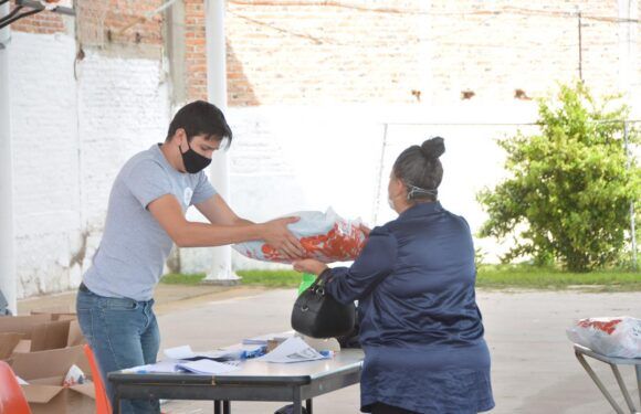 Superan los 11 mil paquetes de mochilas con útiles entregados a las familias laguenses