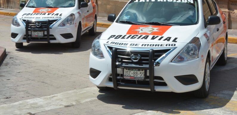 Entrega Tecutli Gómez dos patrullas nuevas a la Policía Vial
