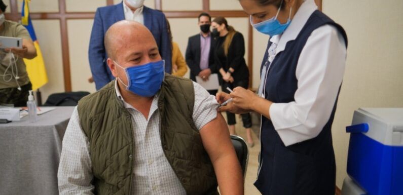 Arranca Gobernador campaña de vacunación contra influenza
