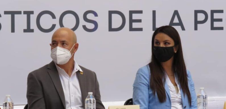 Reciben títulos de propiedad 43 encarnacionenses