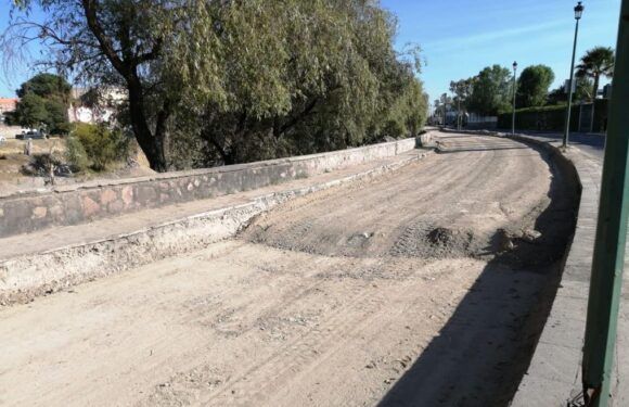 Refuerzan muro en avenida Colosio para evitar derrumbe