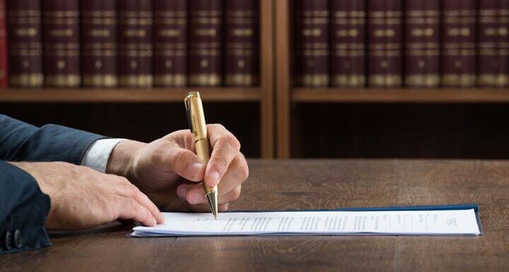 Fiscalía del Estado logra vinculación a proceso contra un ex notario y un abogado en Lagos de Moreno