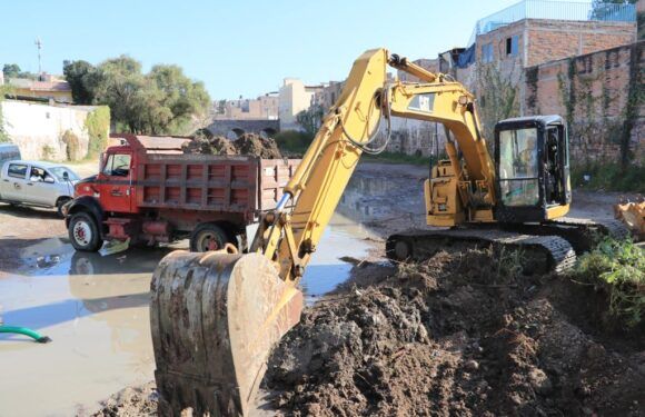 Inicia construcción de puente vehicular en la calle Zúñiga