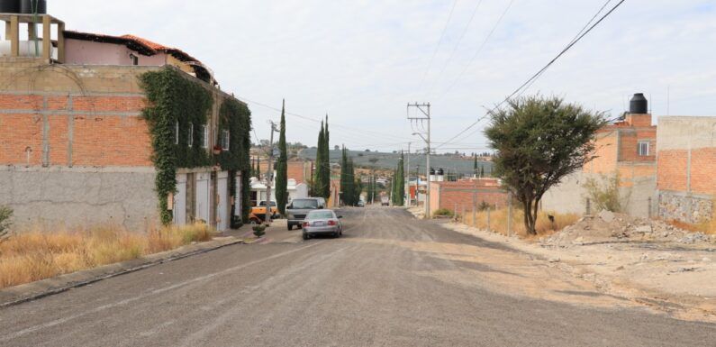 Dan mantenimiento a calles de las colonias Libertad y Revolución