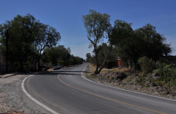 Supervisa Tecutli Gómez la nueva carretera San Cristóbal – La Troje