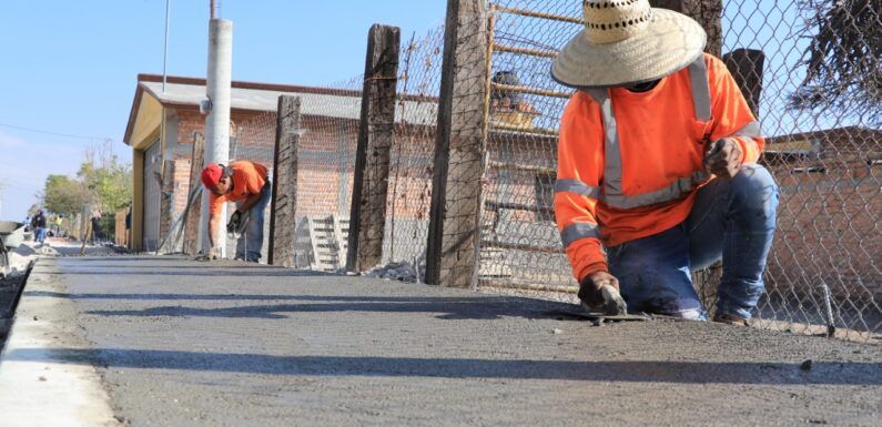 Realizan empedrado en la comunidad de La Loma