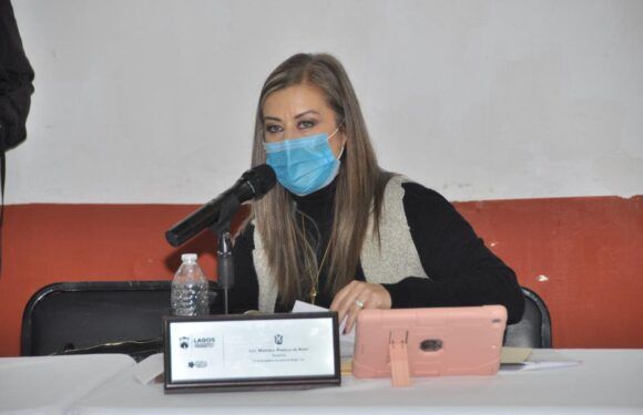 Renuncia regidora Marcela Padilla al PAN