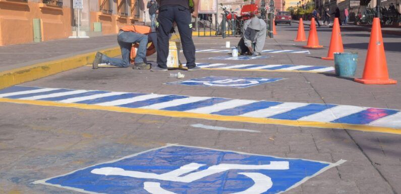 Pintan señalética en zona centro