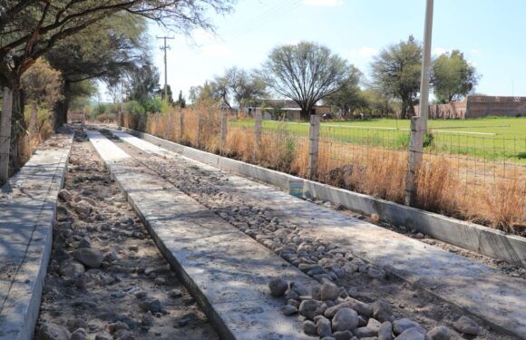 Avanzan los trabajos en la renovación del camino de acceso a La Lomita