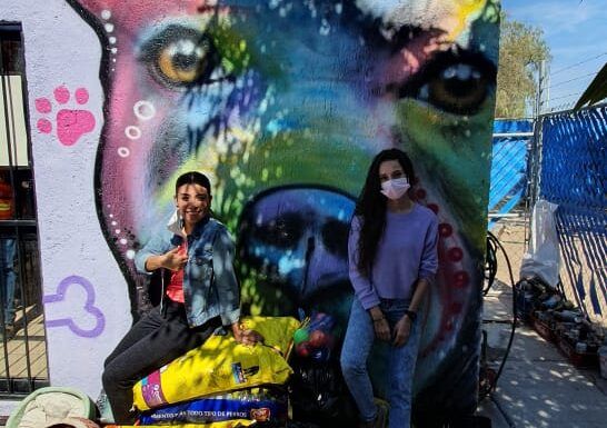 Jóvenes laguenses donan artículos caninos al Centro Control Animal