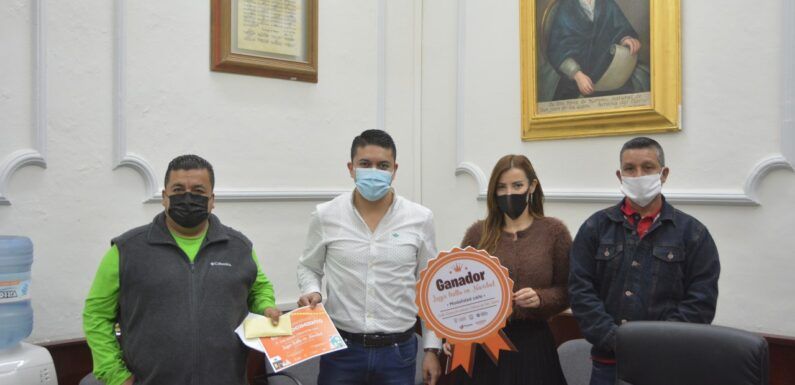 Entregan premiación a ganadores del concurso ´Lagos brilla en Navidad´