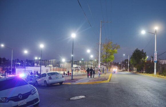 Renuevan alumbrado público de Granadillas con tecnología Led