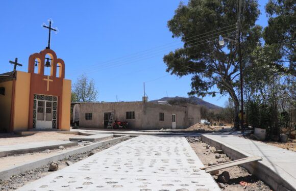 Rehabilitan ingreso a comunidad Rincón Verde
