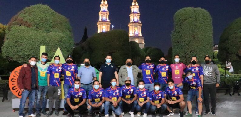 Entregan uniformes a selección Encarnación rumbo a la Copa Jalisco 2021