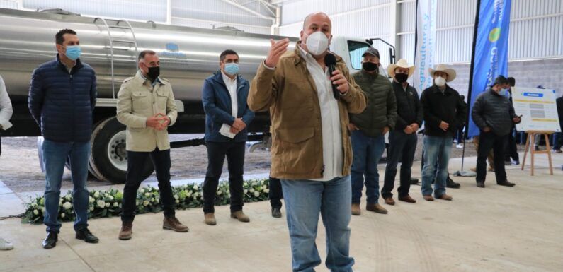 Visita Enrique Alfaro a ganaderos de Encarnación de Díaz