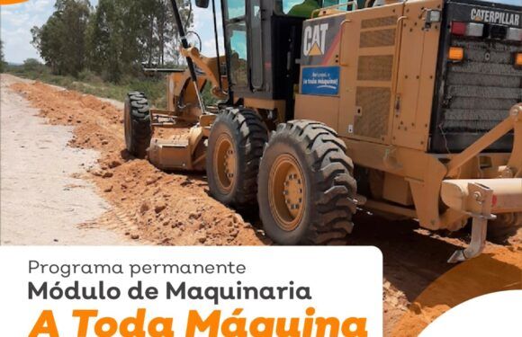 Trabaja módulo de maquinaria en la reconstrucción de caminos de la zona Norte de Lagos