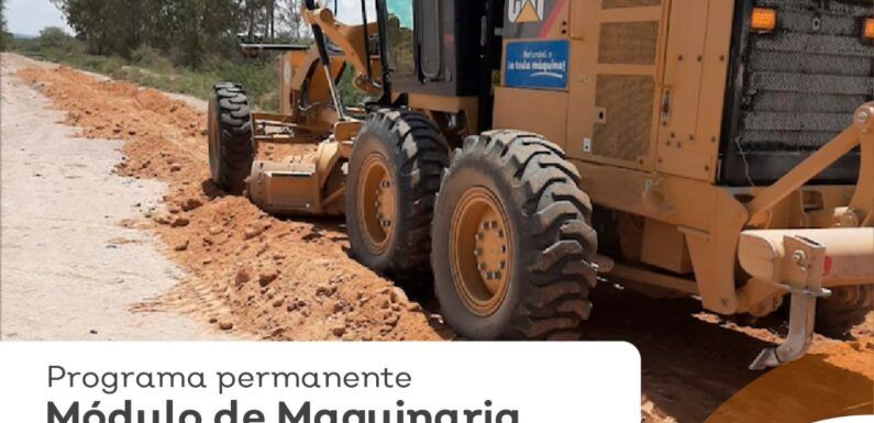 Trabaja módulo de maquinaria en la reconstrucción de caminos de la zona Norte de Lagos