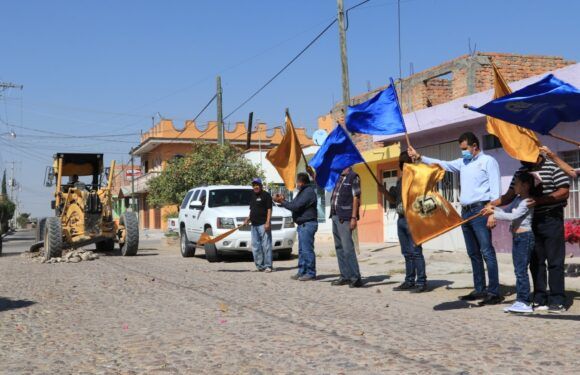Inician rehabilitación de la calle Morelos en Estación San Juan